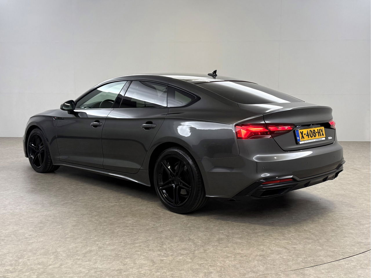 Audi A5 35 TFSI 150PK Black Edition S-Line | Virtual | Camera | Carplay | LED Stoelverw.