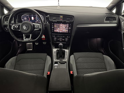 Volkswagen Golf 1.5 TSI 150PK R-line | Camera | Carplay | Adaptive Cruise | Virtual | LED | Parkeersens.