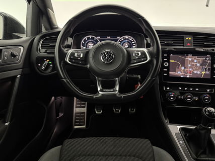 Volkswagen Golf 1.5 TSI 150PK R-line | Camera | Carplay | Adaptive Cruise | Virtual | LED | Parkeersens.