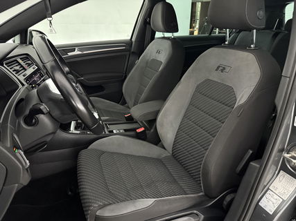 Volkswagen Golf 1.5 TSI 150PK R-line | Camera | Carplay | Adaptive Cruise | Virtual | LED | Parkeersens.