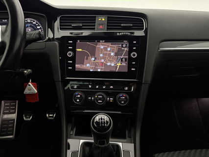 Volkswagen Golf 1.5 TSI 150PK R-line | Camera | Carplay | Adaptive Cruise | Virtual | LED | Parkeersens.