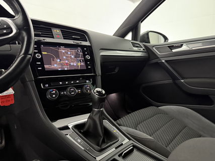 Volkswagen Golf 1.5 TSI 150PK R-line | Camera | Carplay | Adaptive Cruise | Virtual | LED | Parkeersens.