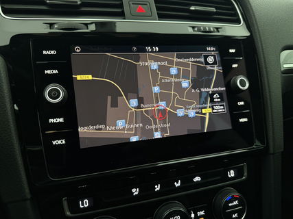 Volkswagen Golf 1.5 TSI 150PK R-line | Camera | Carplay | Adaptive Cruise | Virtual | LED | Parkeersens.