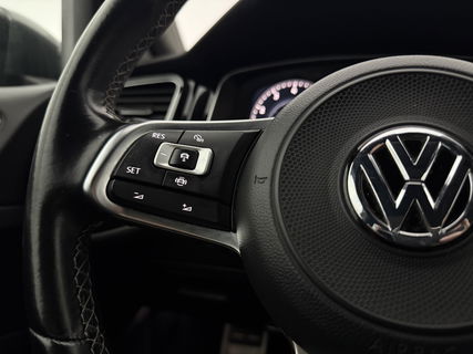 Volkswagen Golf 1.5 TSI 150PK R-line | Camera | Carplay | Adaptive Cruise | Virtual | LED | Parkeersens.