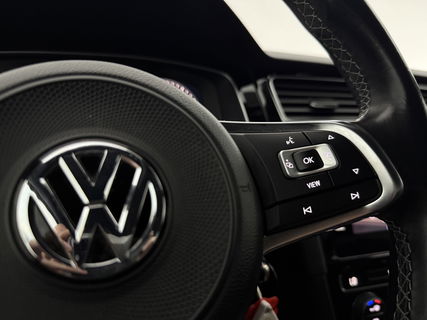 Volkswagen Golf 1.5 TSI 150PK R-line | Camera | Carplay | Adaptive Cruise | Virtual | LED | Parkeersens.