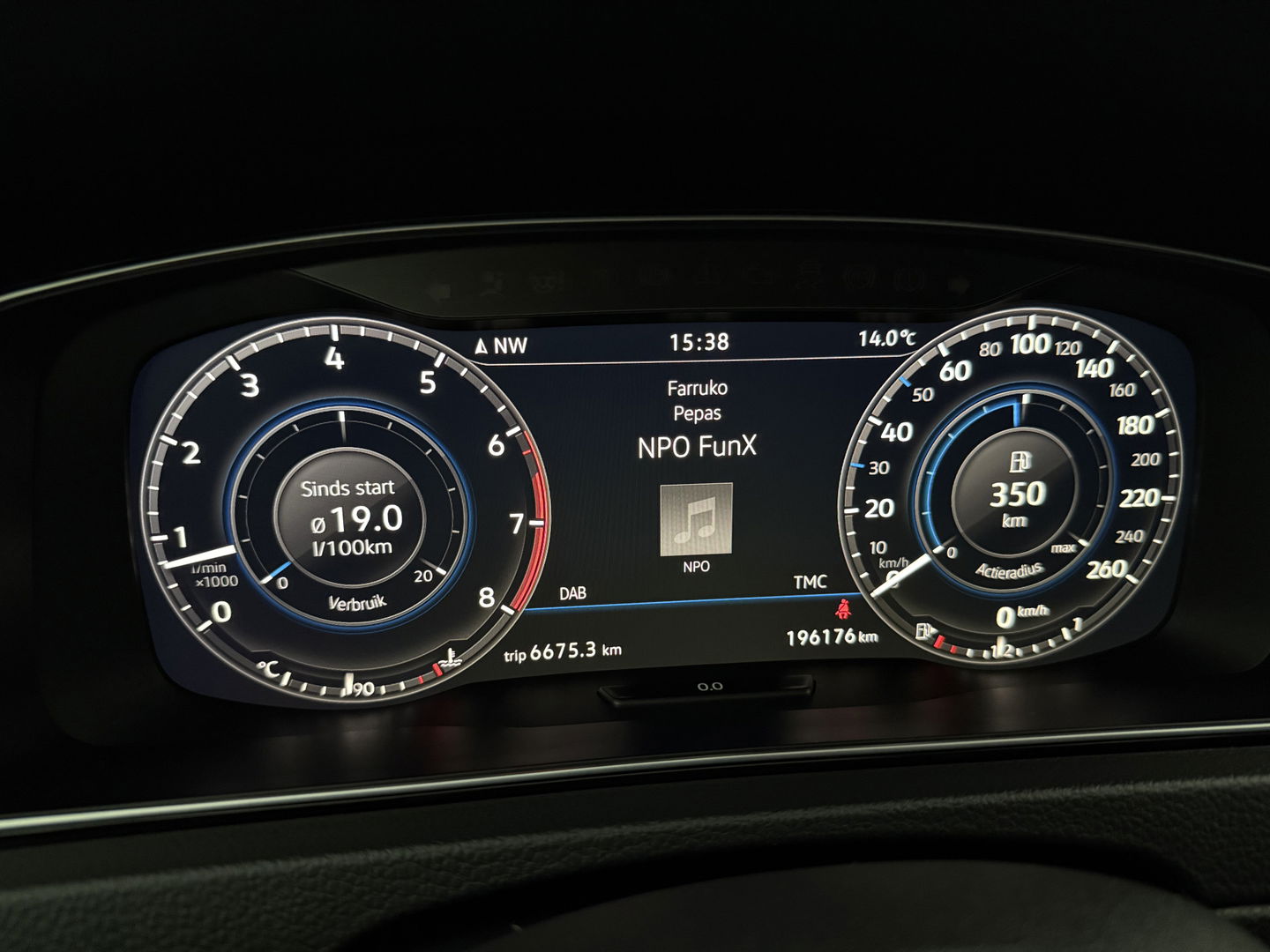 Volkswagen Golf 1.5 TSI 150PK R-line | Camera | Carplay | Adaptive Cruise | Virtual | LED | Parkeersens.