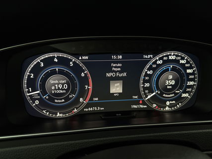 Volkswagen Golf 1.5 TSI 150PK R-line | Camera | Carplay | Adaptive Cruise | Virtual | LED | Parkeersens.
