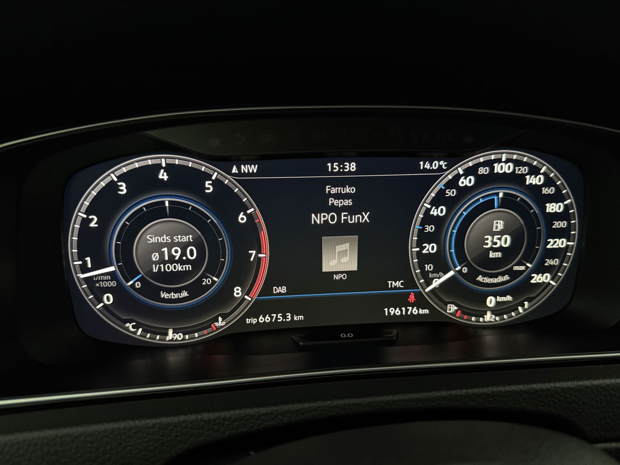 Volkswagen Golf 1.5 TSI 150PK R-line | Camera | Carplay | Adaptive Cruise | Virtual | LED | Parkeersens.