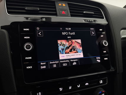 Volkswagen Golf 1.5 TSI 150PK R-line | Camera | Carplay | Adaptive Cruise | Virtual | LED | Parkeersens.