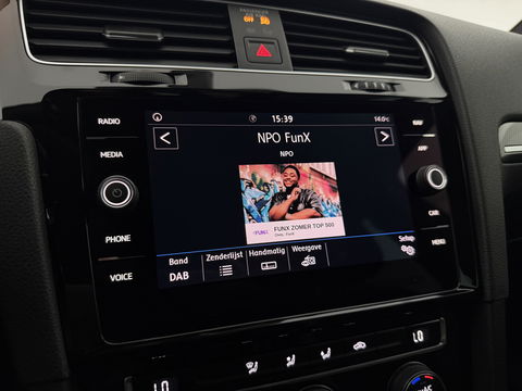 Volkswagen Golf 1.5 TSI 150PK R-line | Camera | Carplay | Adaptive Cruise | Virtual | LED | Parkeersens.