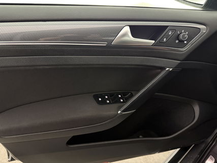 Volkswagen Golf 1.5 TSI 150PK R-line | Camera | Carplay | Adaptive Cruise | Virtual | LED | Parkeersens.