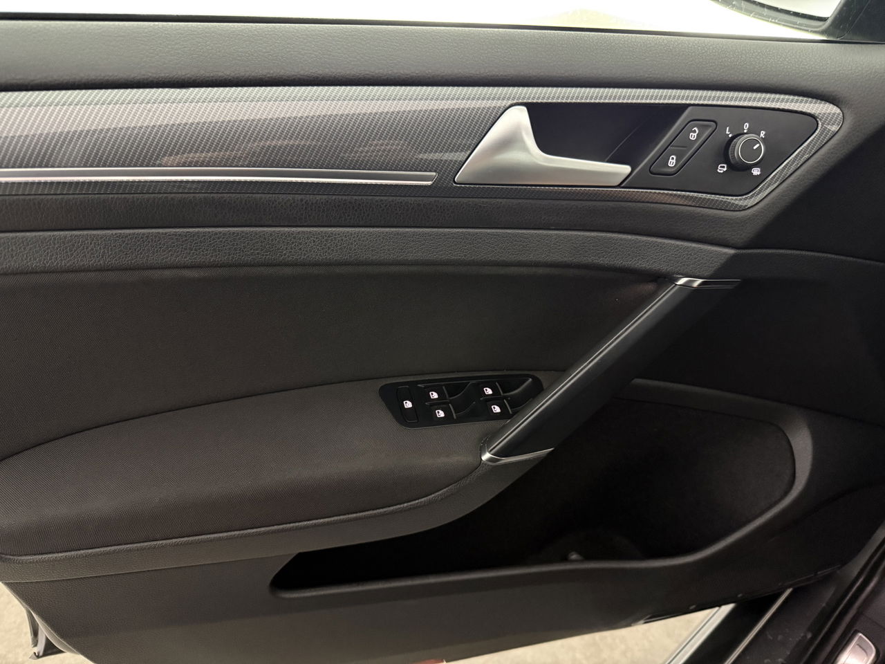 Volkswagen Golf 1.5 TSI 150PK R-line | Camera | Carplay | Adaptive Cruise | Virtual | LED | Parkeersens.