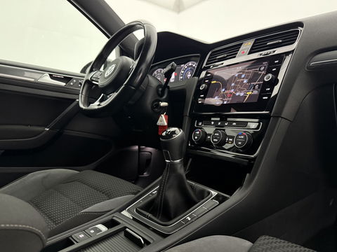 Volkswagen Golf 1.5 TSI 150PK R-line | Camera | Carplay | Adaptive Cruise | Virtual | LED | Parkeersens.