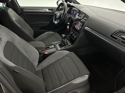 Volkswagen Golf 1.5 TSI 150PK R-line | Camera | Carplay | Adaptive Cruise | Virtual | LED | Parkeersens.