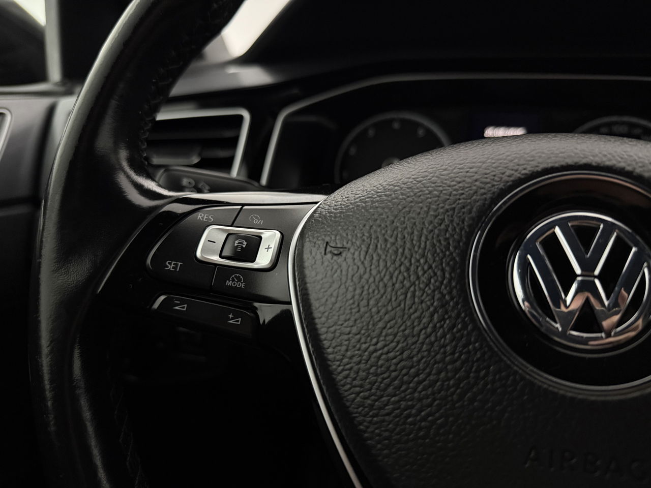 Volkswagen Polo 1.0 TSI R-line | Carplay | Navigatie | Adaptive Cruise | LED | Parkeersens. | NAP