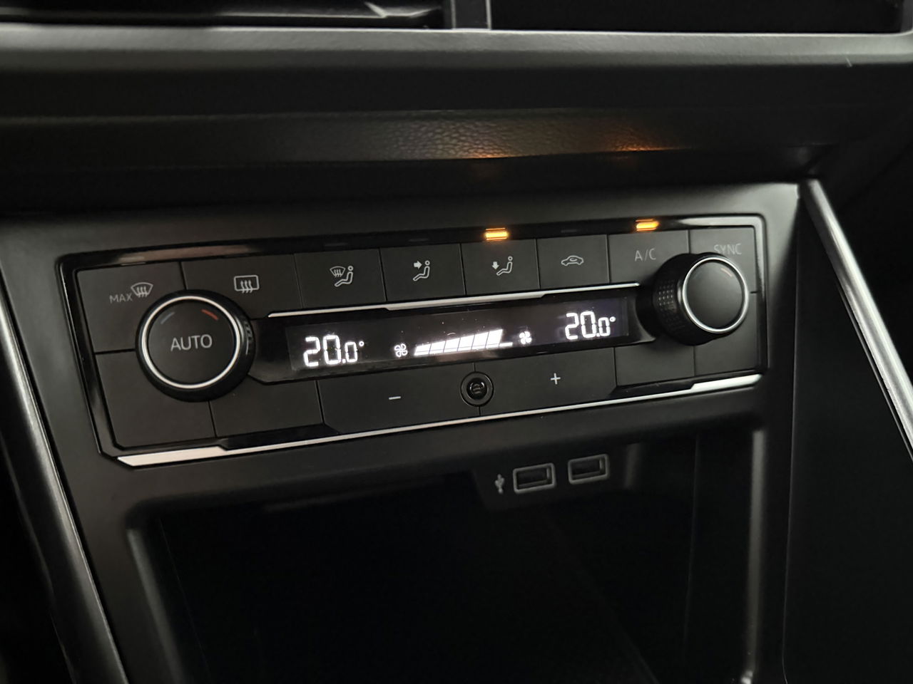 Volkswagen Polo 1.0 TSI R-line | Carplay | Navigatie | Adaptive Cruise | LED | Parkeersens. | NAP