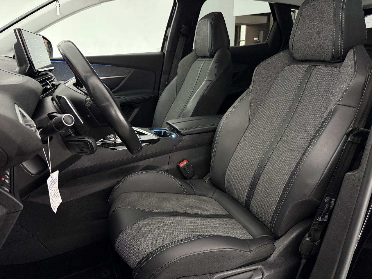 Peugeot 3008 1.2 PureTech | Sfeerverl. | 360° | Trekhaak | LED | Camera | Virtual Cockpit | Carplay | Cruisecontr.