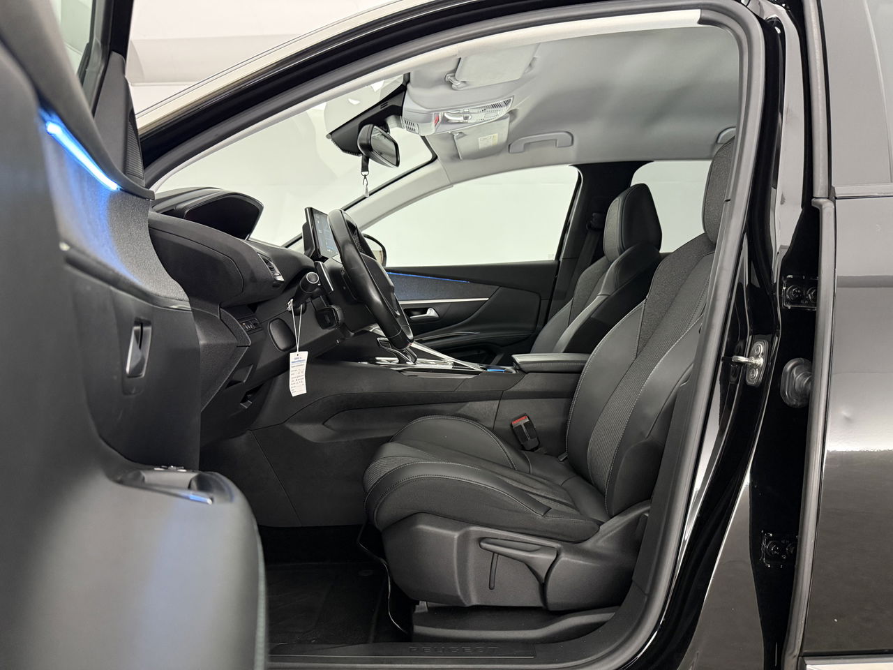 Peugeot 3008 1.2 PureTech | Sfeerverl. | 360° | Trekhaak | LED | Camera | Virtual Cockpit | Carplay | Cruisecontr.