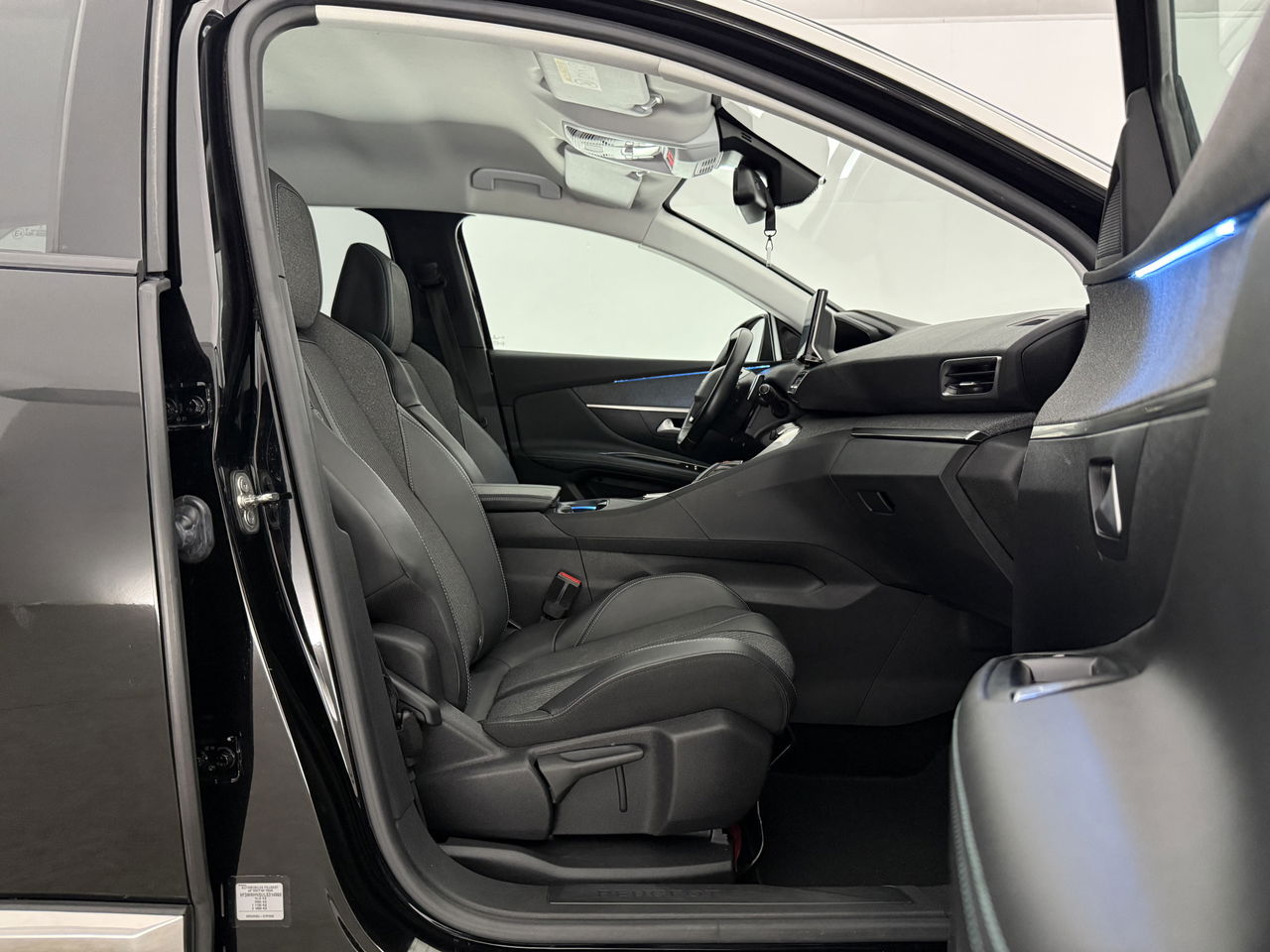 Peugeot 3008 1.2 PureTech | Sfeerverl. | 360° | Trekhaak | LED | Camera | Virtual Cockpit | Carplay | Cruisecontr.