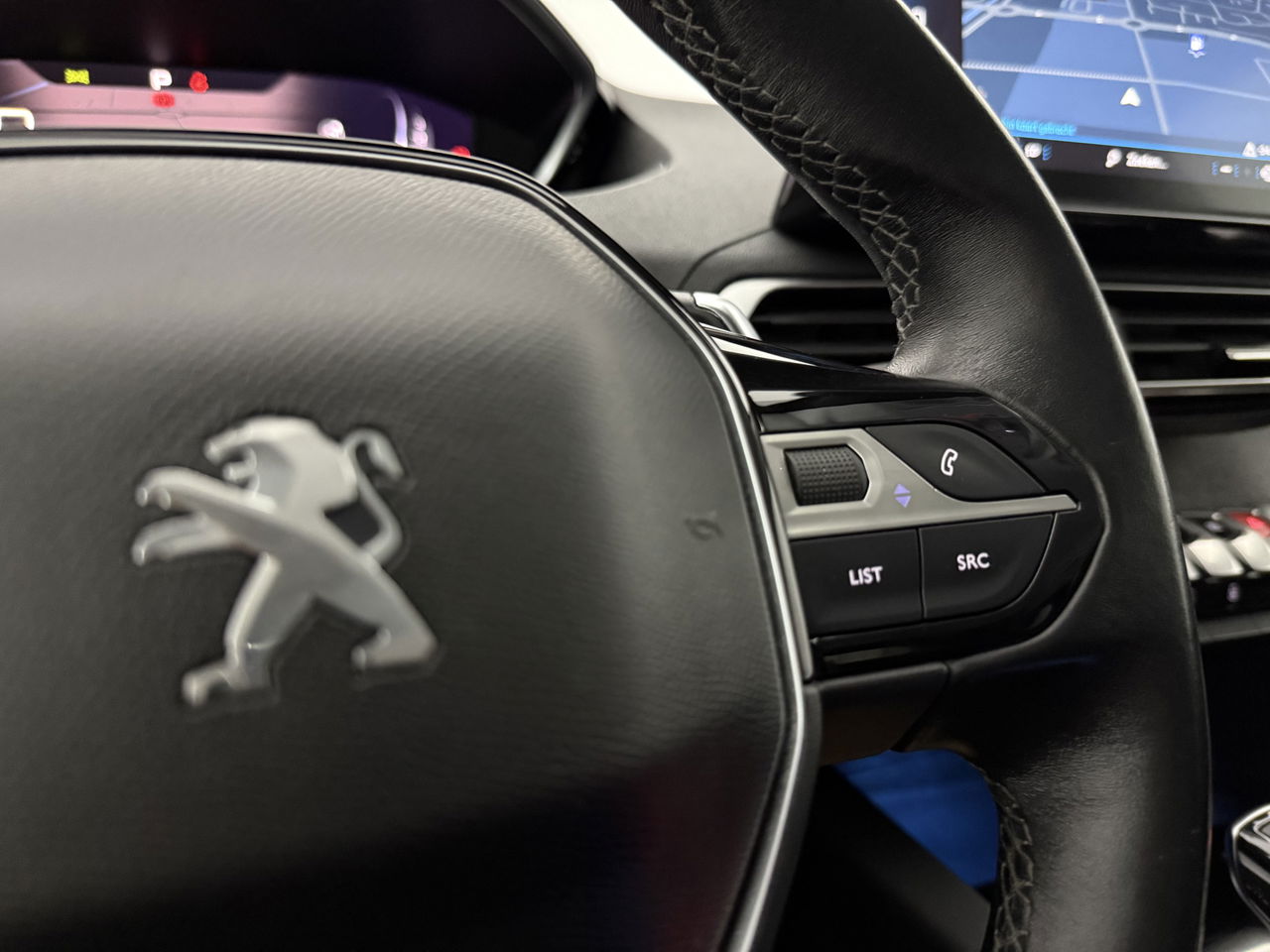 Peugeot 3008 1.2 PureTech | Sfeerverl. | 360° | Trekhaak | LED | Camera | Virtual Cockpit | Carplay | Cruisecontr.