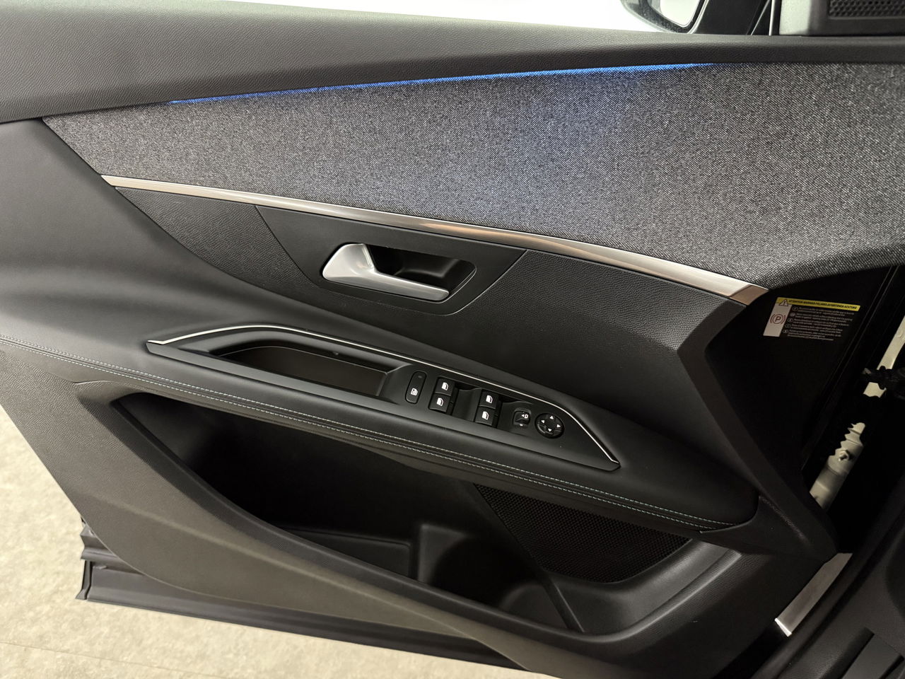Peugeot 3008 1.2 PureTech | Sfeerverl. | 360° | Trekhaak | LED | Camera | Virtual Cockpit | Carplay | Cruisecontr.