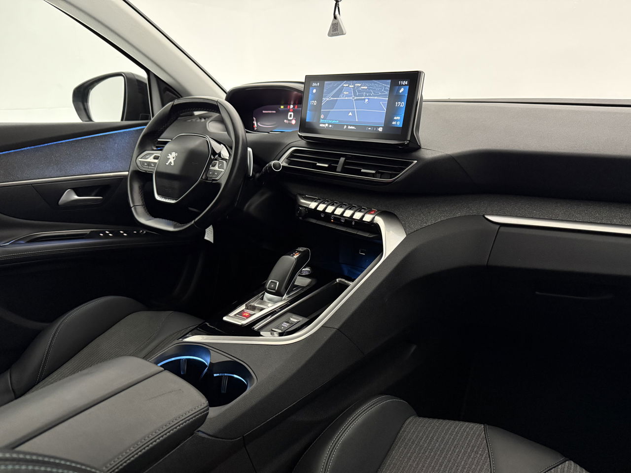 Peugeot 3008 1.2 PureTech | Sfeerverl. | 360° | Trekhaak | LED | Camera | Virtual Cockpit | Carplay | Cruisecontr.