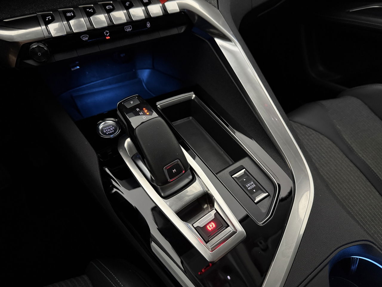 Peugeot 3008 1.2 PureTech | Sfeerverl. | 360° | Trekhaak | LED | Camera | Virtual Cockpit | Carplay | Cruisecontr.