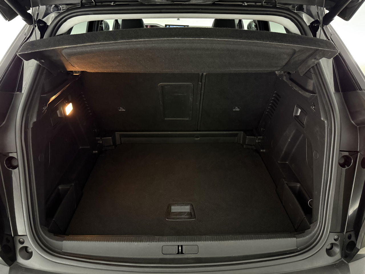Peugeot 3008 1.2 PureTech | Sfeerverl. | 360° | Trekhaak | LED | Camera | Virtual Cockpit | Carplay | Cruisecontr.