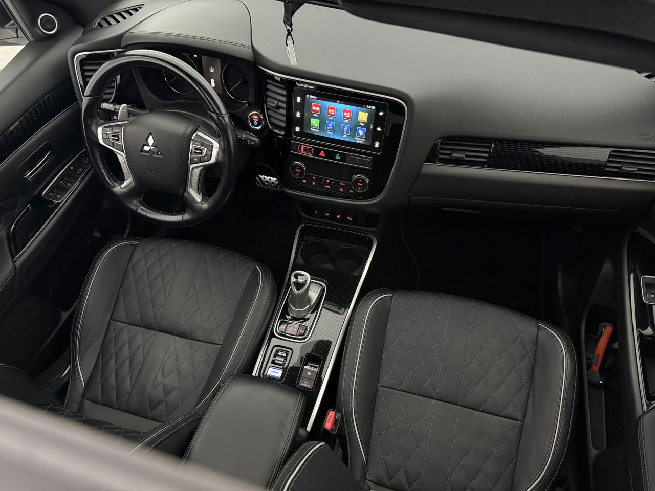 Mitsubishi Outlander 2.4 PHEV 210PK S-Edition | Panoramadak | Parelmoer | 360° | LED | Carplay | Cruisecontrol | Parkeersens.