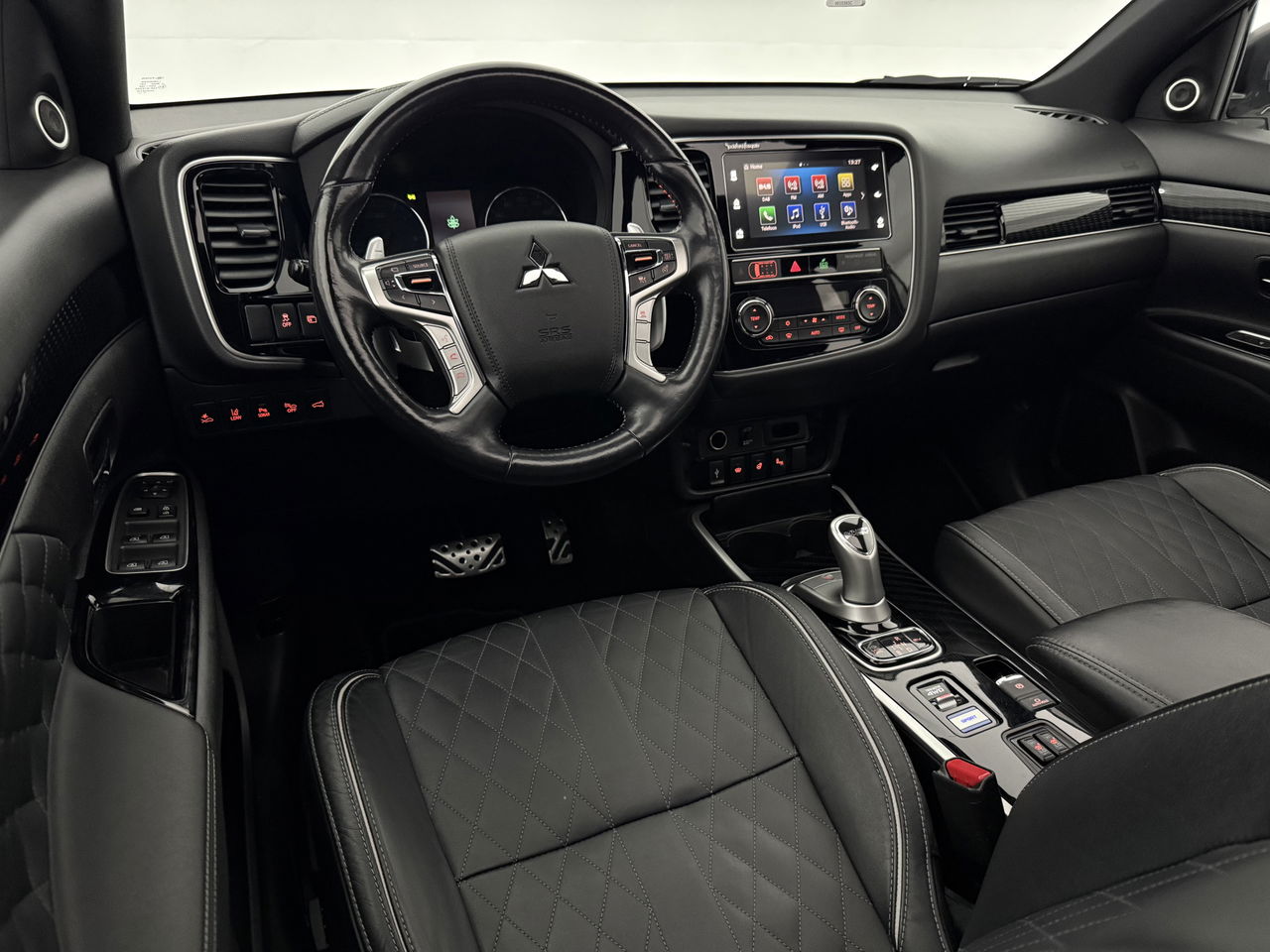 Mitsubishi Outlander 2.4 PHEV 210PK S-Edition | Panoramadak | Parelmoer | 360° | LED | Carplay | Cruisecontrol | Parkeersens.