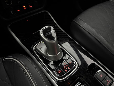 Mitsubishi Outlander 2.4 PHEV 210PK S-Edition 4WD | Pano | Parelmoer | 360° | LED | Carplay | Cruise | Stuur/Stoelverw. l Dodehoek