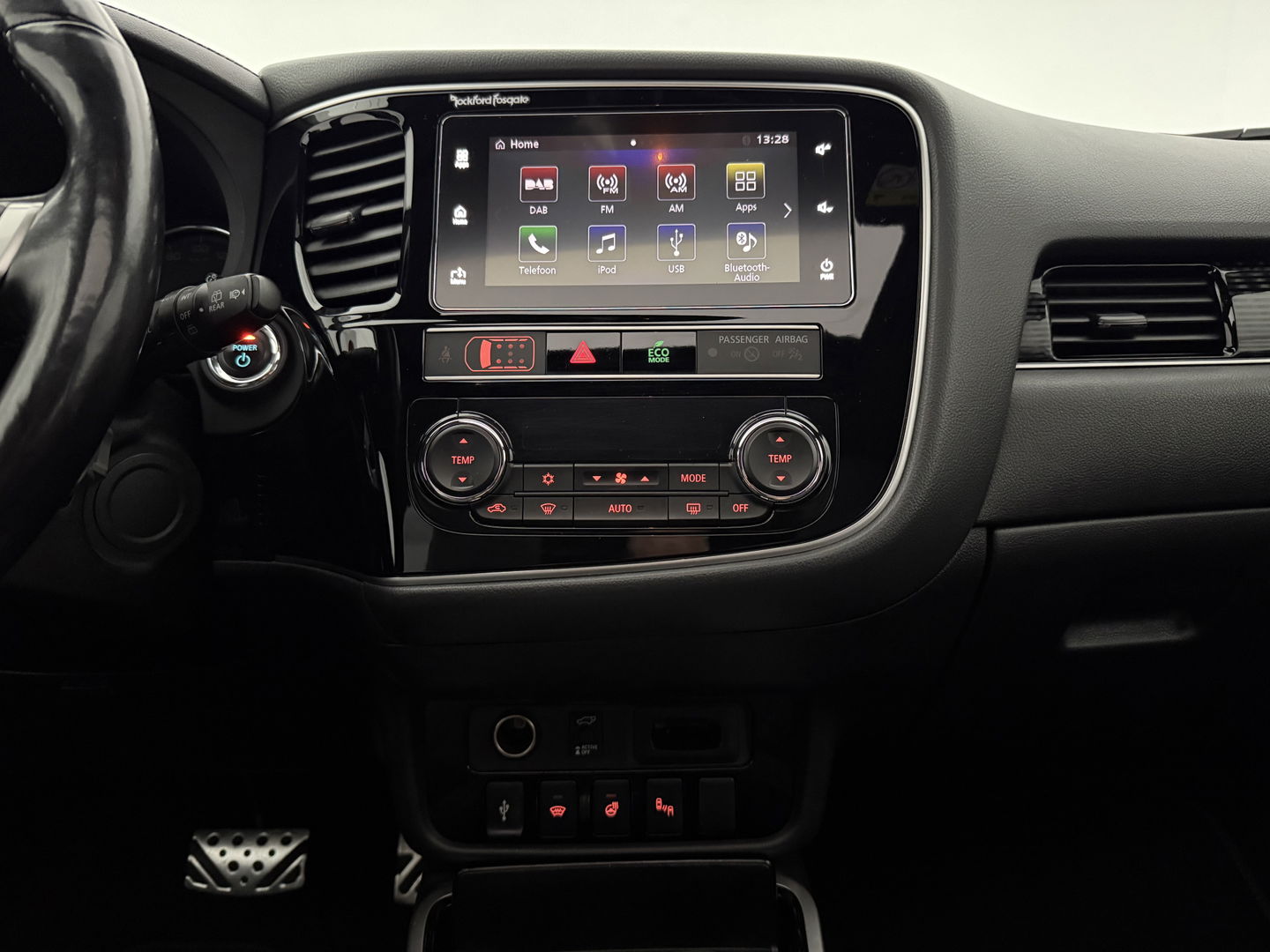 Mitsubishi Outlander 2.4 PHEV 210PK S-Edition 4WD | Pano | Parelmoer | 360° | LED | Carplay | Cruise | Stuur/Stoelverw. l Dodehoek