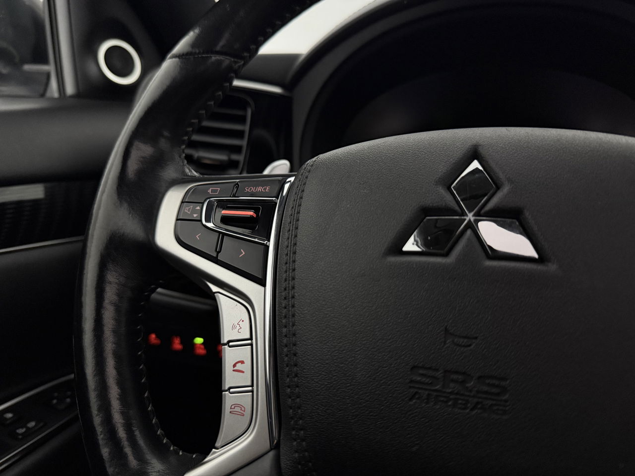 Mitsubishi Outlander 2.4 PHEV 210PK S-Edition | Panoramadak | Parelmoer | 360° | LED | Carplay | Cruisecontrol | Parkeersens.