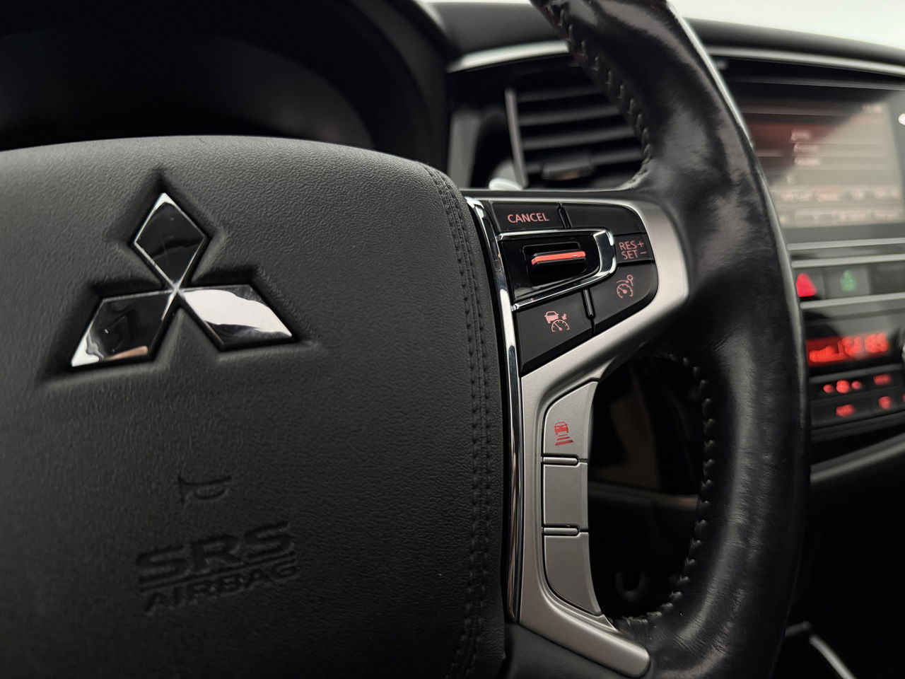 Mitsubishi Outlander 2.4 PHEV 210PK S-Edition | Panoramadak | Parelmoer | 360° | LED | Carplay | Cruisecontrol | Parkeersens.
