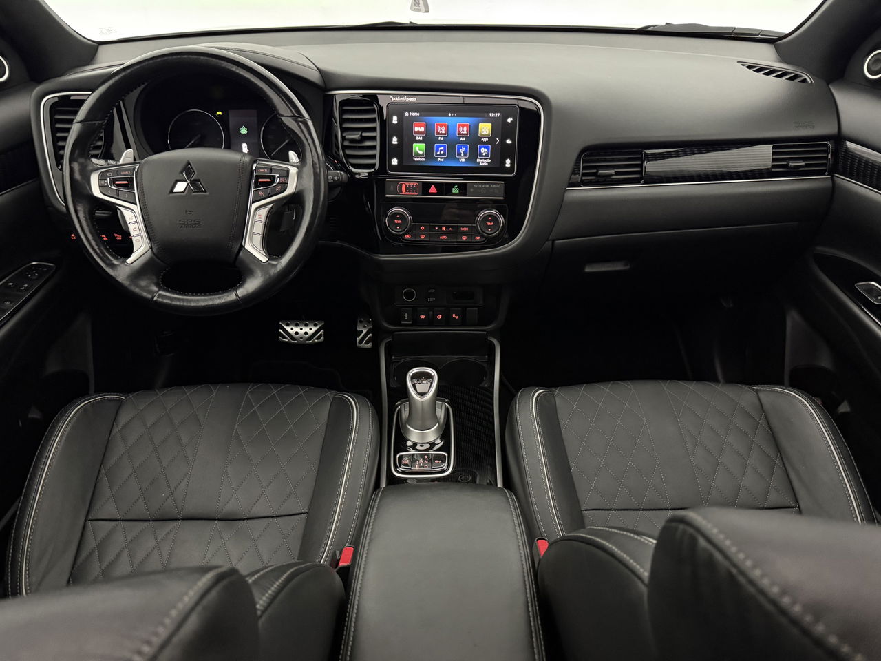 Mitsubishi Outlander 2.4 PHEV 210PK S-Edition | Panoramadak | Parelmoer | 360° | LED | Carplay | Cruisecontrol | Parkeersens.