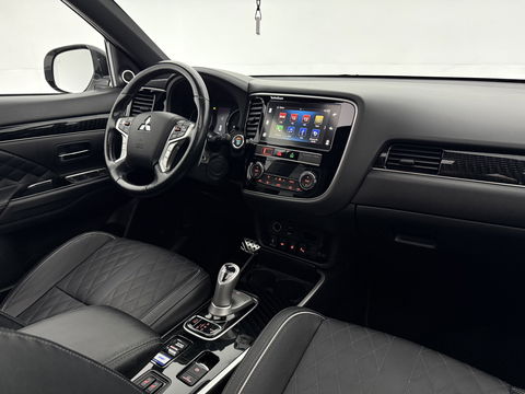 Mitsubishi Outlander 2.4 PHEV 210PK S-Edition 4WD | Pano | Parelmoer | 360° | LED | Carplay | Cruise | Stuur/Stoelverw. l Dodehoek