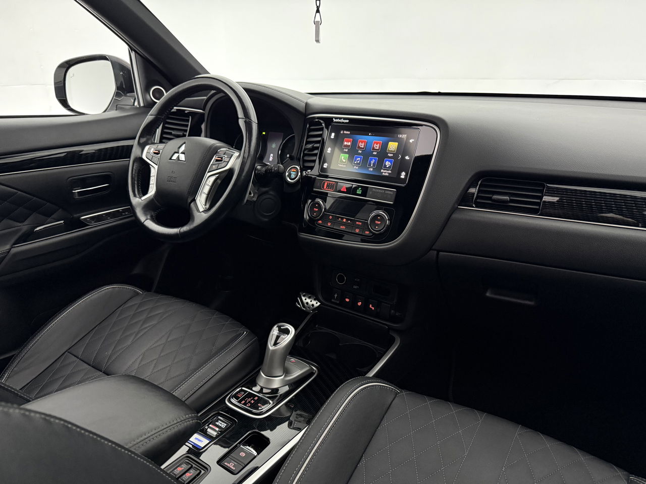 Mitsubishi Outlander 2.4 PHEV 210PK S-Edition | Panoramadak | Parelmoer | 360° | LED | Carplay | Cruisecontrol | Parkeersens.