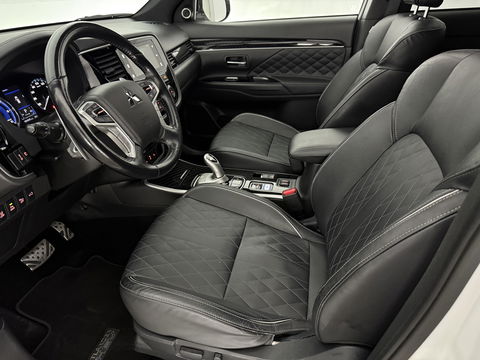Mitsubishi Outlander 2.4 PHEV 210PK S-Edition 4WD | Pano | Parelmoer | 360° | LED | Carplay | Cruise | Stuur/Stoelverw. l Dodehoek