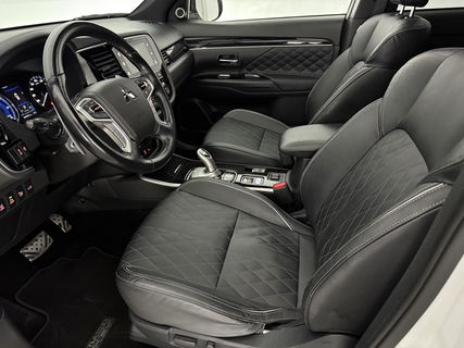 Mitsubishi Outlander 2.4 PHEV 210PK S-Edition | Panoramadak | Parelmoer | 360° | LED | Carplay | Cruisecontrol | Parkeersens.