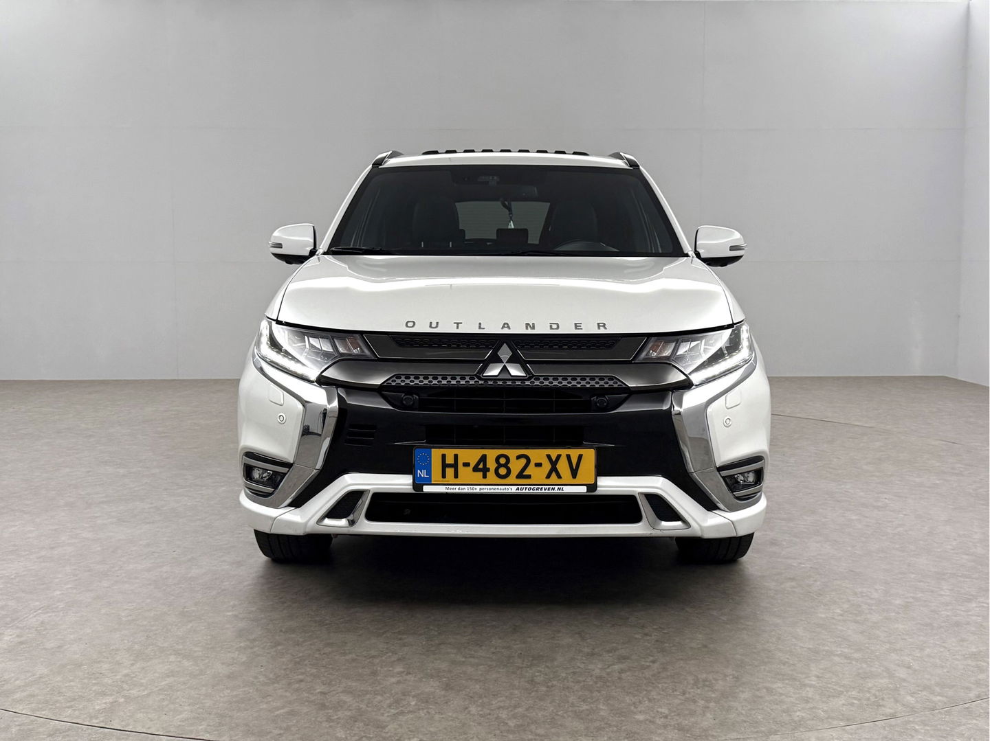 Mitsubishi Outlander 2.4 PHEV 210PK S-Edition 4WD | Pano | Parelmoer | 360° | LED | Carplay | Cruise | Stuur/Stoelverw. l Dodehoek