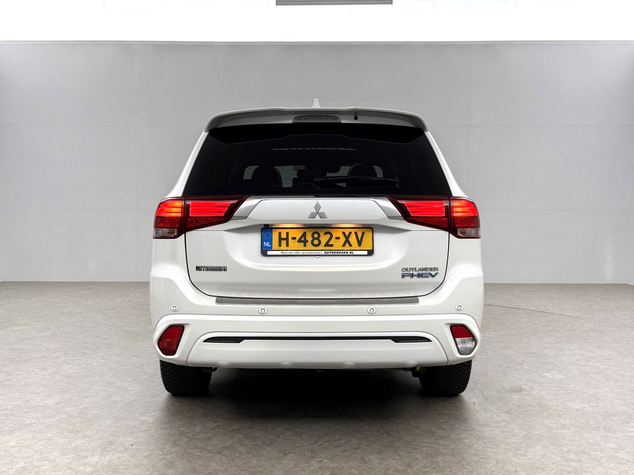 Mitsubishi Outlander 2.4 PHEV 210PK S-Edition | Panoramadak | Parelmoer | 360° | LED | Carplay | Cruisecontrol | Parkeersens.