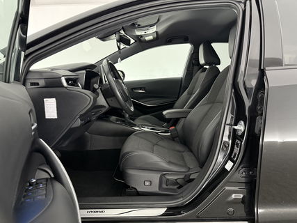 Toyota Corolla 1.8 Hybrid 148PK Business Plus | Camera | Cruisecontrol | LED | Virtual Cockpit | Navigatie | 17"LMV