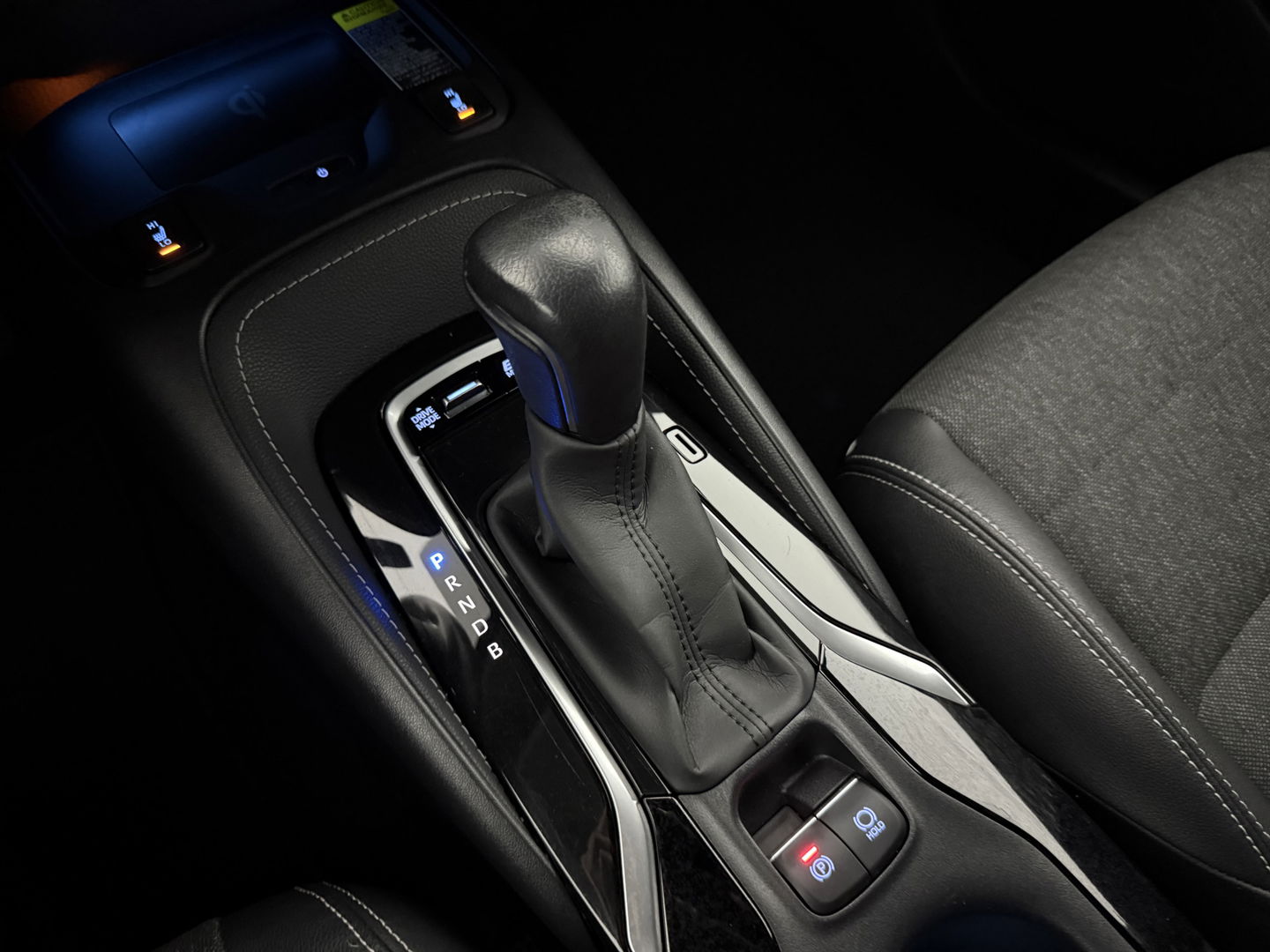 Toyota Corolla 1.8 Hybrid 148PK Business Plus | Camera | Cruise | LED | Virtual l | Navigatie | NAP