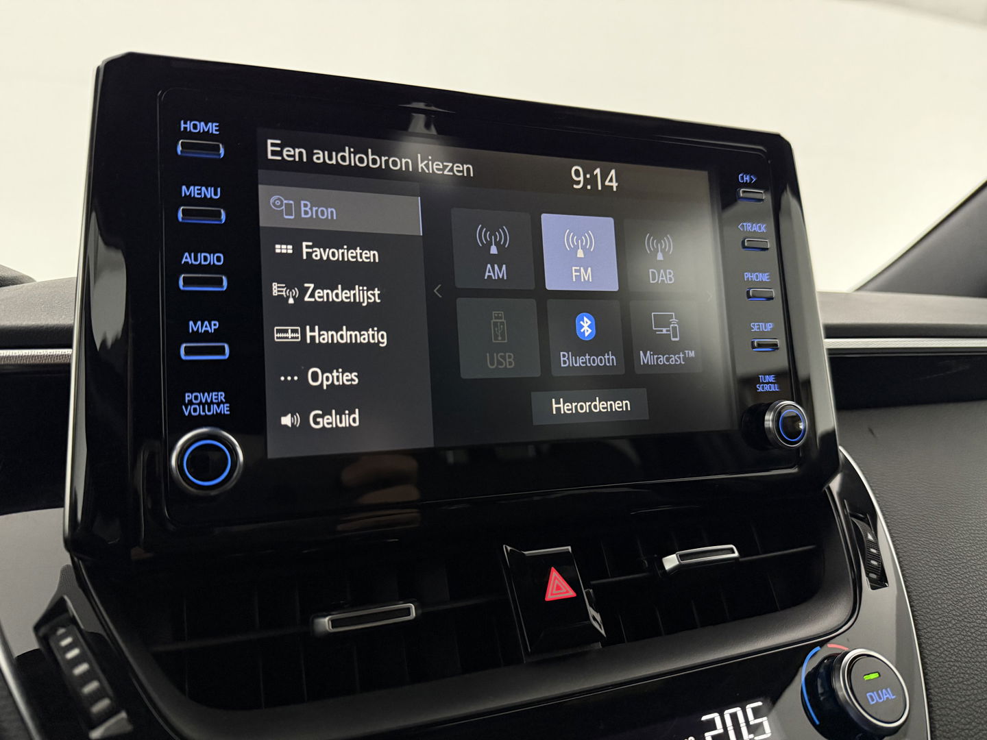 Toyota Corolla 1.8 Hybrid 148PK Business Plus | Camera | Cruise | LED | Virtual l | Navigatie | NAP