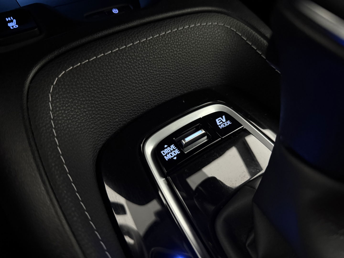 Toyota Corolla 1.8 Hybrid 148PK Business Plus | Camera | Cruise | LED | Virtual l | Navigatie | NAP