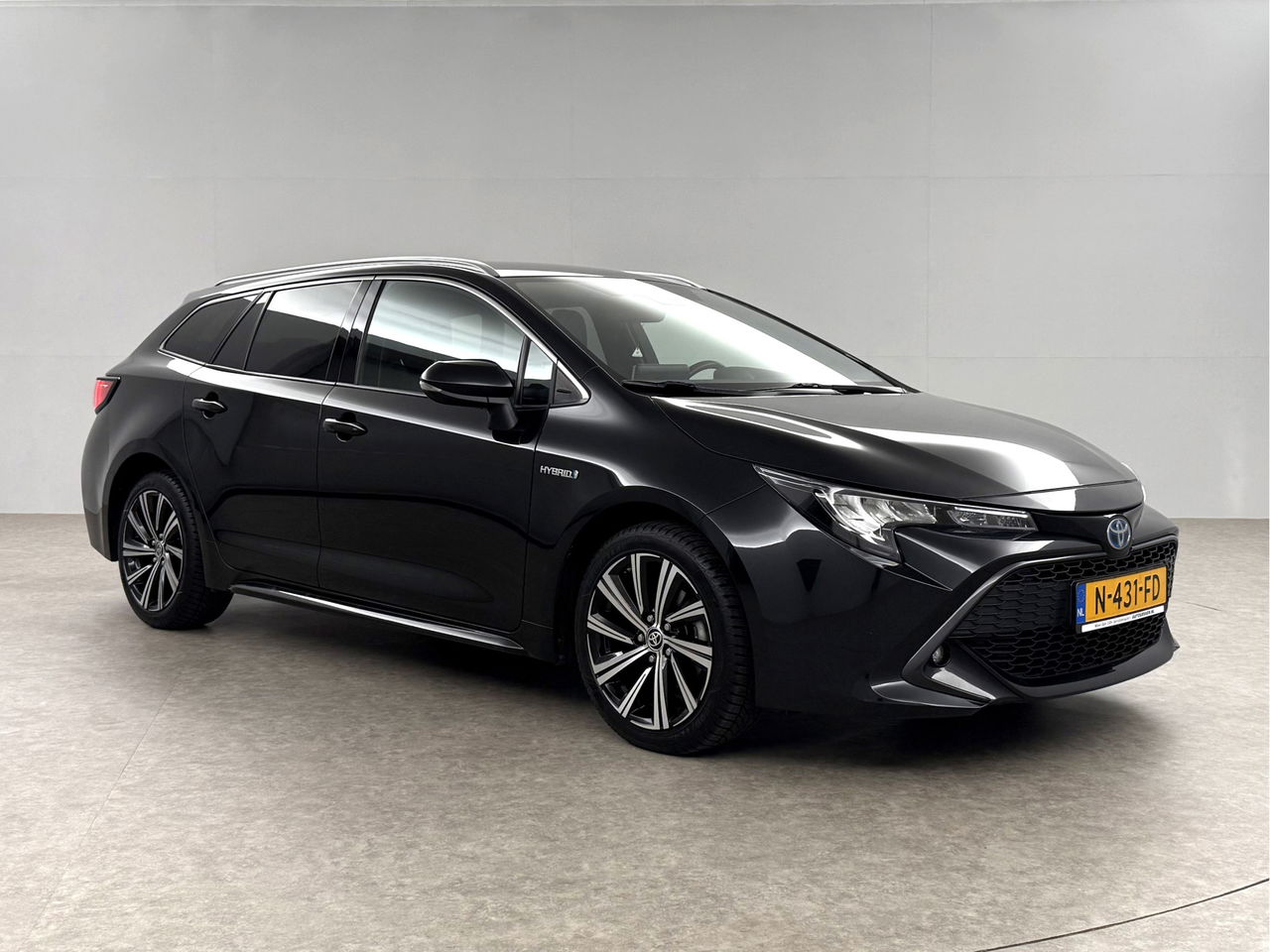 Toyota Corolla 1.8 Hybrid 148PK Business Plus | Camera | Cruisecontrol | LED | Virtual Cockpit | Navigatie | 17"LMV