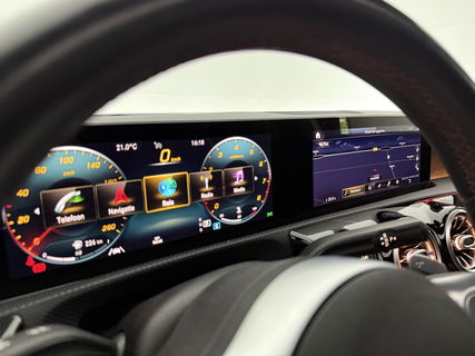 Mercedes-Benz A-Klasse 200 AMG | Pano | Virtual | Sfeerverl. | Camera | Navigatie | Cruise | LED