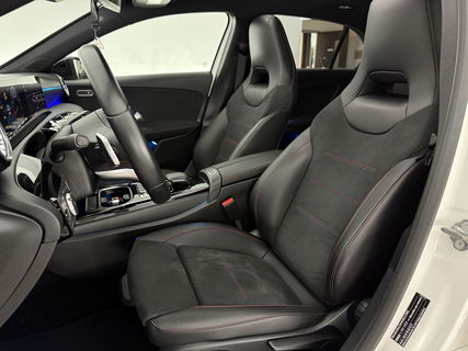 Mercedes-Benz A-Klasse 200 AMG | Pano | Virtual | Sfeerverl. | Camera | Navigatie | Cruise | LED