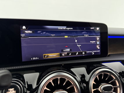 Mercedes-Benz A-Klasse 200 AMG | Pano | Virtual | Sfeerverl. | Camera | Navigatie | Cruise | LED
