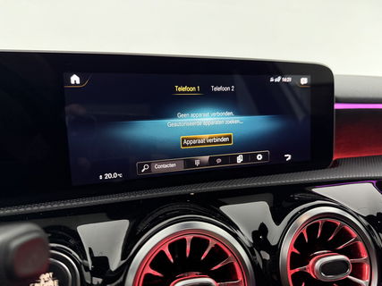 Mercedes-Benz A-Klasse 200 AMG | Pano | Virtual | Sfeerverl. | Camera | Navigatie | Cruise | LED